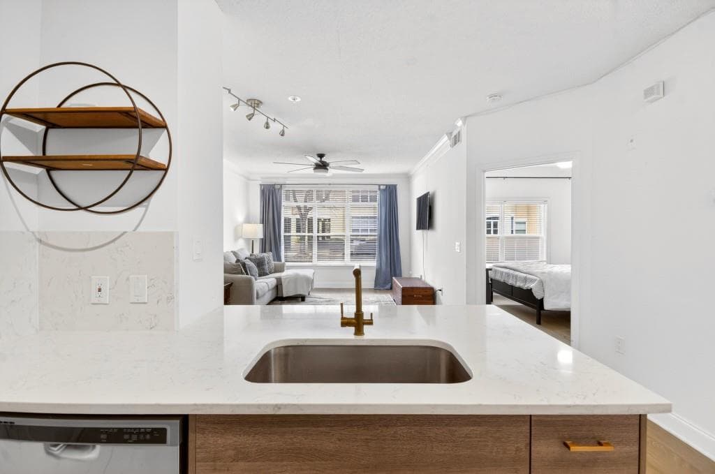 1 bedroom, 1 bathroom, 715 sq ft condominium for sale at 955 Juniper Street 3028, Atlanta, GA 30309 — photo 7