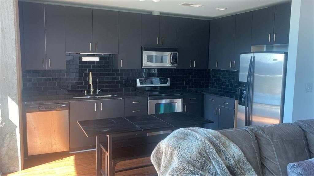 1 bedroom, 1 bathroom, 755 sq ft condominium for sale at 361 17th Street 1717, Atlanta, GA 30363 — photo 10