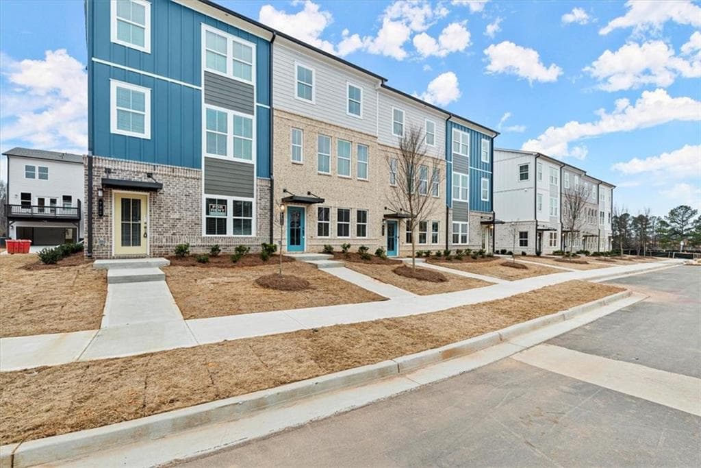 3 bedroom, 4 bathroom, 1,970 sq ft townhouse for rent at 741 Payton Lane, Acworth, GA 30102 for $2,400 a month — photo 1 of 36