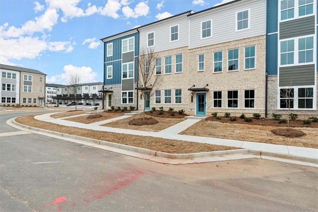 3 bedroom, 4 bathroom, 1,970 sq ft townhouse for rent at 741 Payton Lane, Acworth, GA 30102 for $2,400 a month — photo 2