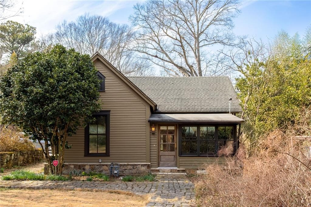 2 bedroom, 1 bathroom, 1,104 sq ft single family residence sold at 1021 Gilbert Street, Atlanta, GA 30316