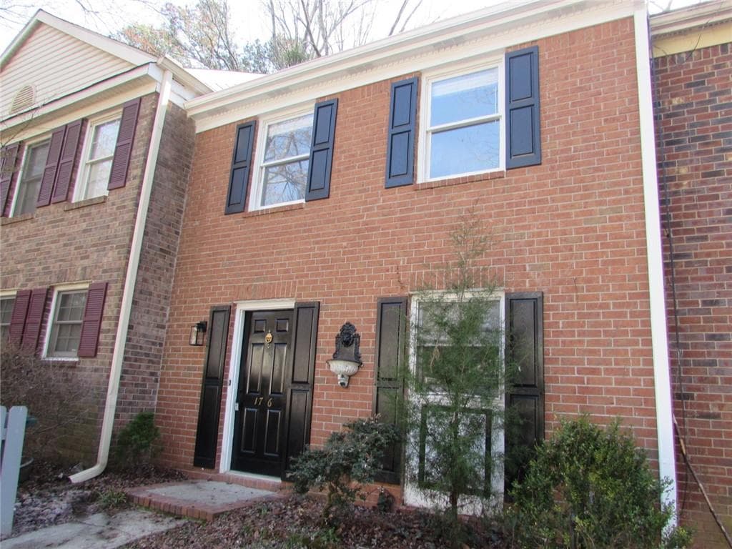 2 bedroom, 3 bathroom, 1,280 sq ft townhouse for rent at 1716 Twin Brooks Drive, Marietta, GA 30067 for $1,599 a month — photo 1 of 32