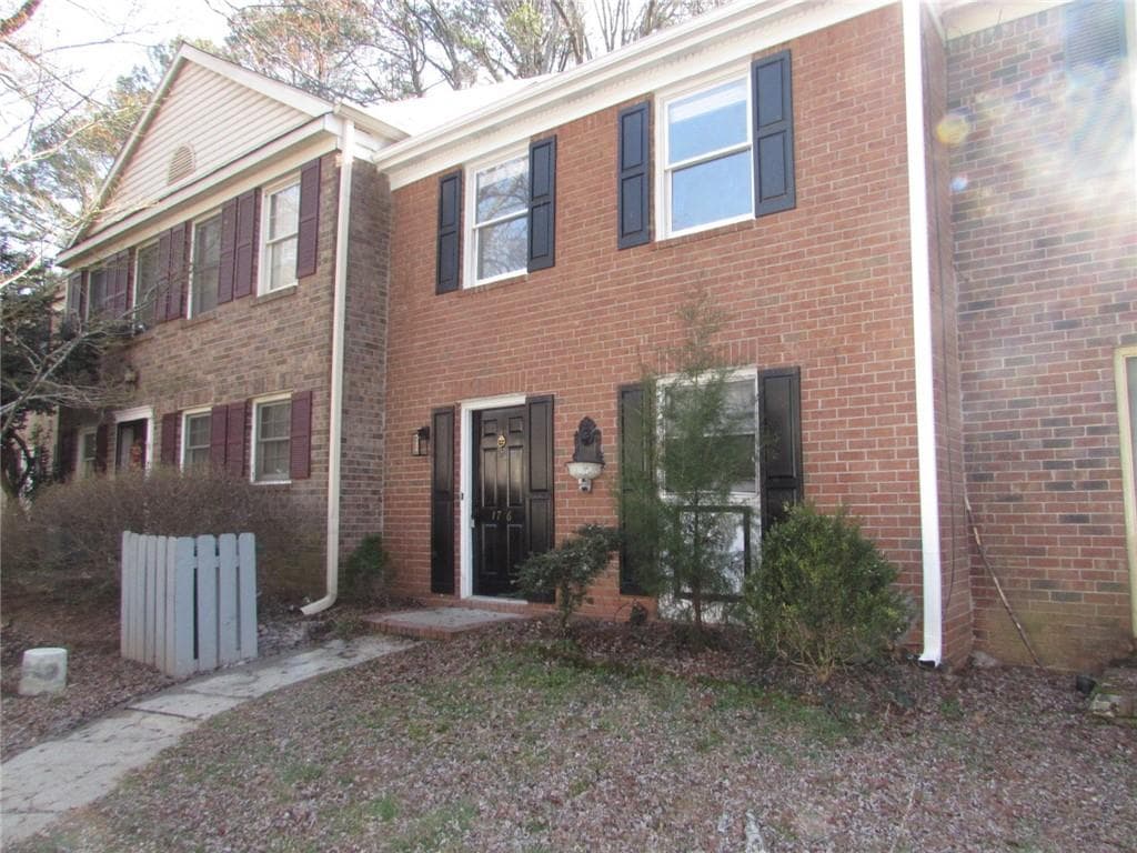 2 bedroom, 3 bathroom, 1,280 sq ft townhouse for rent at 1716 Twin Brooks Drive, Marietta, GA 30067 for $1,599 a month — photo 2