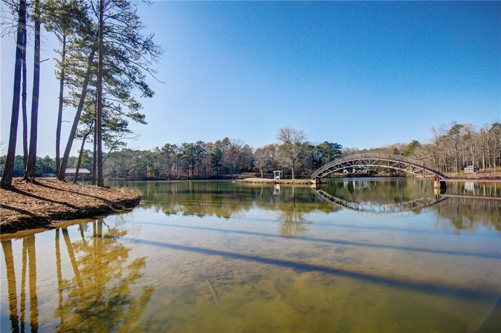 5 bedroom, 4 bathroom, 3,898 sq ft single family residence for sale at 6450 Lake Sara Glen Drive, Douglasville, GA 30135 — photo 4