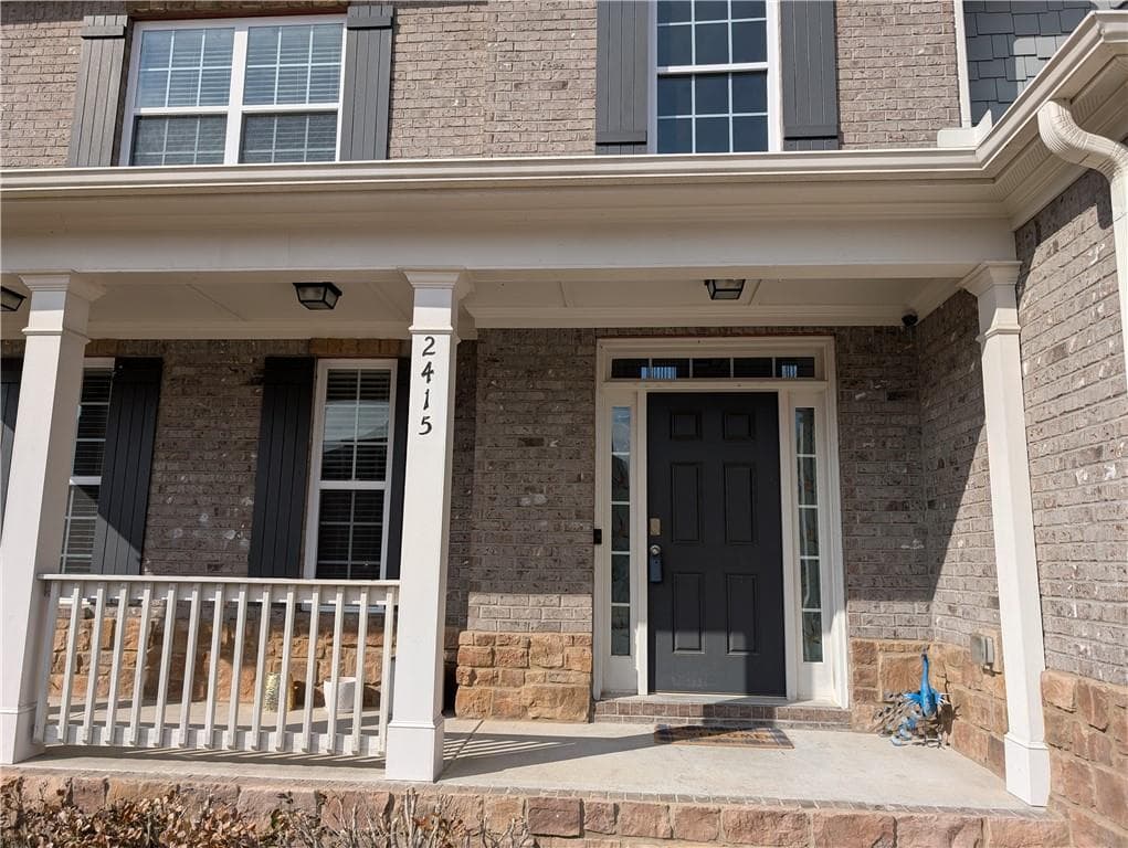 4 bedroom, 3 bathroom, 2,835 sq ft single family residence under contract at 2415 Copperfield Drive, Cumming, GA 30041 — photo 2