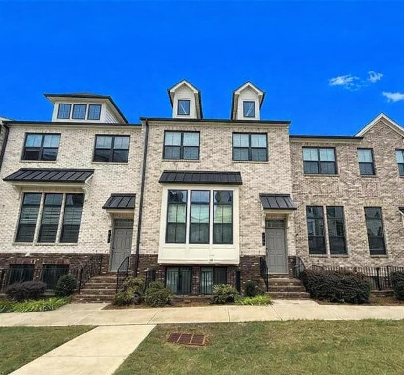 425 Fair View Circle, Roswell, GA 30076 — most recent listing photo