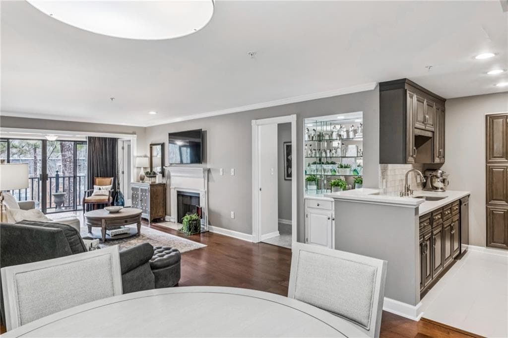 28206 Plantation Drive 206, Atlanta, GA 30324 — most recent listing photo
