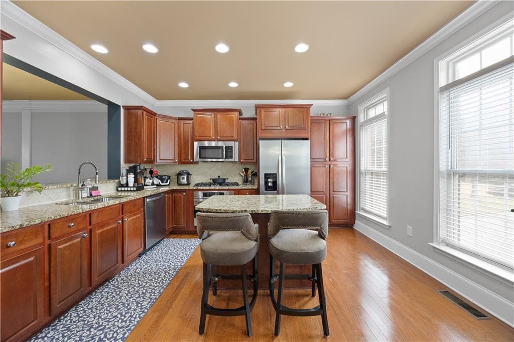3 bedroom, 4 bathroom, 2,220 sq ft townhouse for sale at 2871 Overlook Way, Atlanta, GA 30324 — photo 4