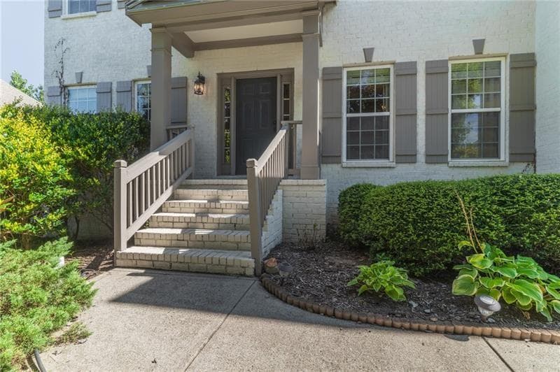 5 bedroom, 5 bathroom, 4,919 sq ft single family residence for sale at 206 Sawtooth Court, Canton, GA 30114 — photo 6