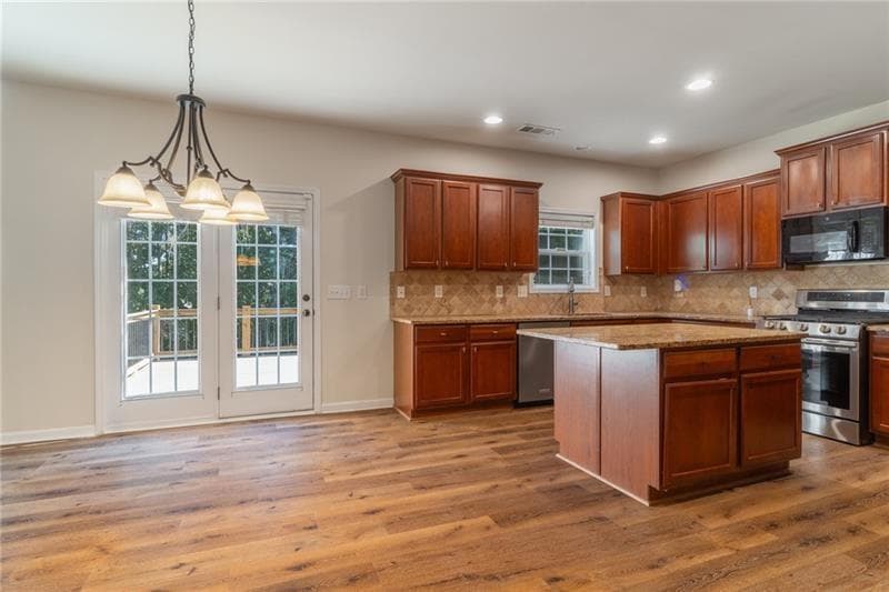5 bedroom, 5 bathroom, 4,919 sq ft single family residence for sale at 206 Sawtooth Court, Canton, GA 30114 — photo 10