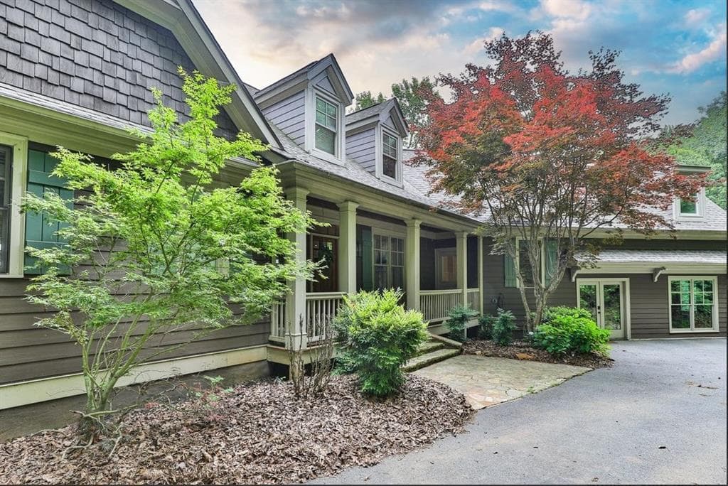 6 bedroom, 4 bathroom, 5,931 sq ft single family residence under contract at 43 Toland Way, Big Canoe, GA 30143 — photo 3