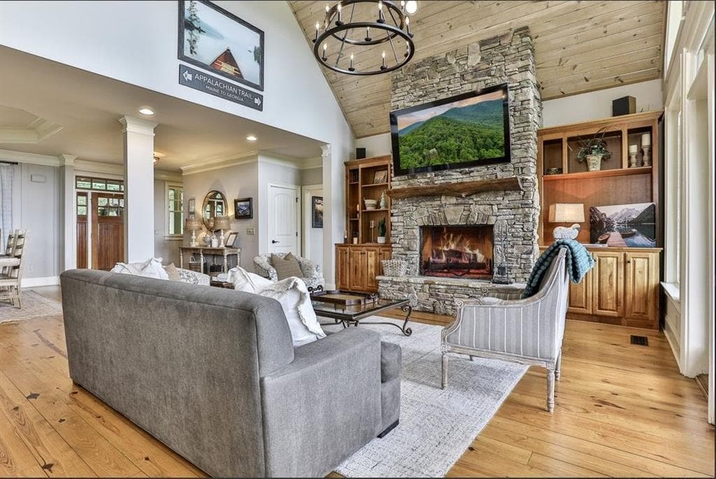 6 bedroom, 4 bathroom, 5,931 sq ft single family residence under contract at 43 Toland Way, Big Canoe, GA 30143 — photo 10