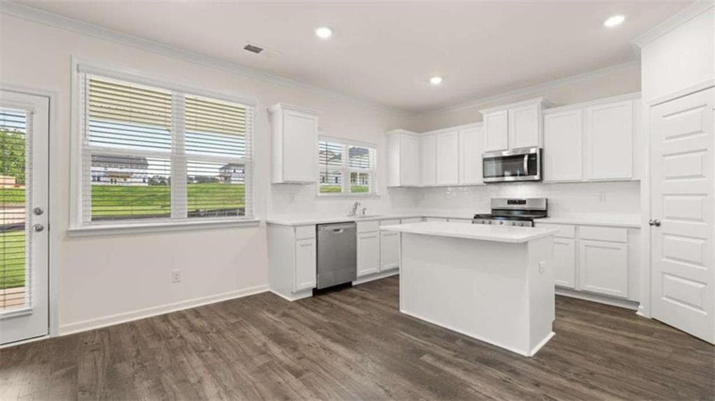 5 bedroom, 4 bathroom single family residence for sale at 3019 Champions Way, Loganville, GA 30052 — photo 6