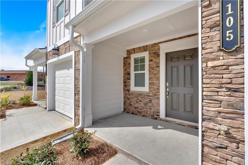3 bedroom, 3 bathroom, 1,568 sq ft townhouse for sale at 105 Village Green Drive, Adairsville, GA 30103 — photo 3