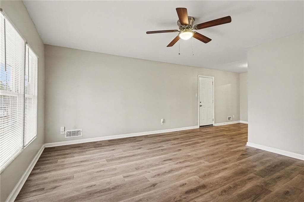 4 bedroom, 2 bathroom, 1,236 sq ft single family residence for sale at 2328 Emerald Lake Court, Decatur, GA 30035 — photo 4