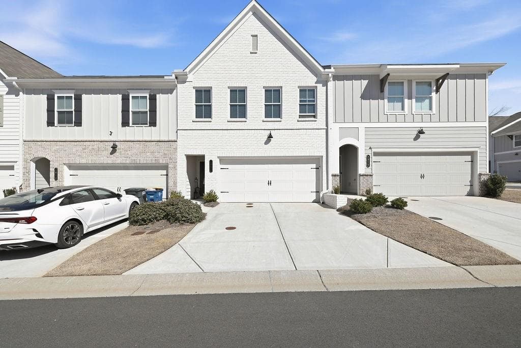 3 bedroom, 3 bathroom, 1,884 sq ft townhouse for sale at 1914 Carovel Way, Kennesaw, GA 30144