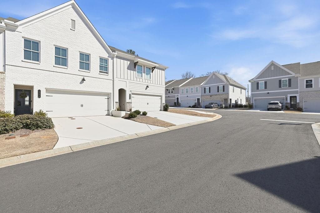 3 bedroom, 3 bathroom, 1,884 sq ft townhouse for sale at 1914 Carovel Way, Kennesaw, GA 30144 — photo 4