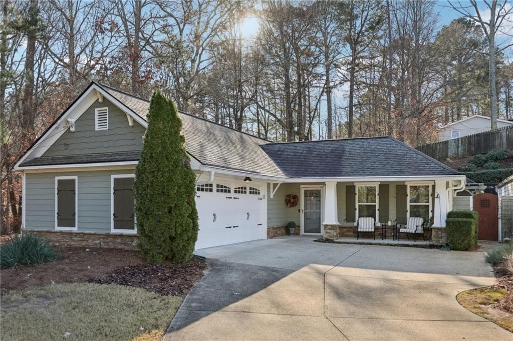 2 bedroom, 2 bathroom, 1,747 sq ft single family residence sold at 320 Jessica Way, Canton, GA 30114