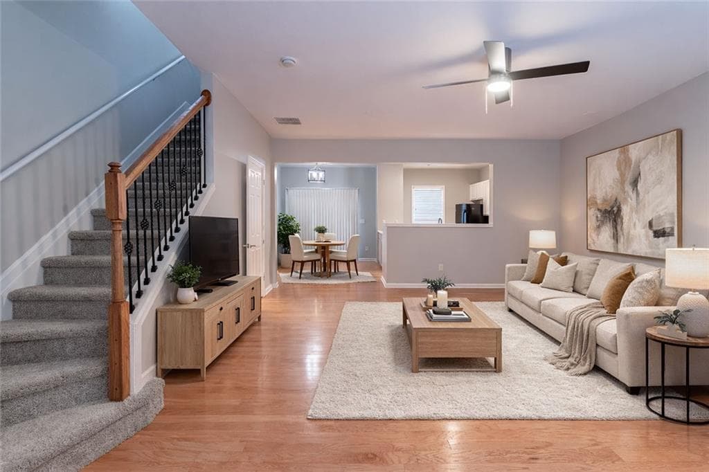 3 bedroom, 3 bathroom, 1,470 sq ft townhouse under contract at 2285 Deerwood Drive, Atlanta, GA 30331 — photo 4
