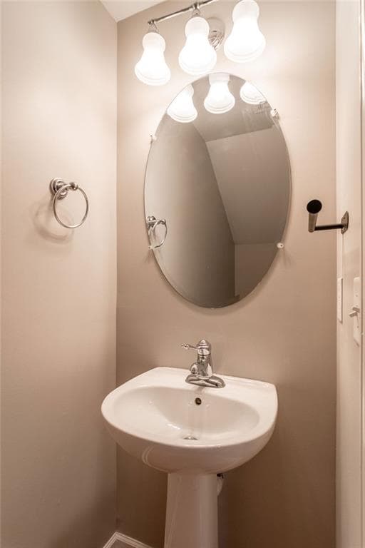 3 bedroom, 3 bathroom, 1,470 sq ft townhouse under contract at 2285 Deerwood Drive, Atlanta, GA 30331 — photo 8