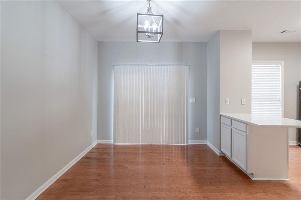3 bedroom, 3 bathroom, 1,470 sq ft townhouse under contract at 2285 Deerwood Drive, Atlanta, GA 30331 — photo 10