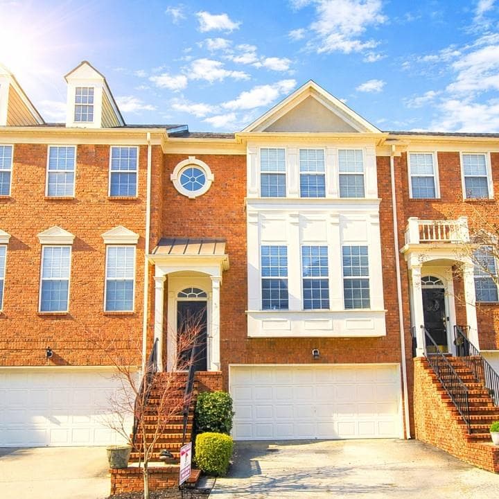 4 bedroom, 4 bathroom, 2,234 sq ft townhouse sold at 5008 Foxfield Trace 14, Atlanta, GA 30339
