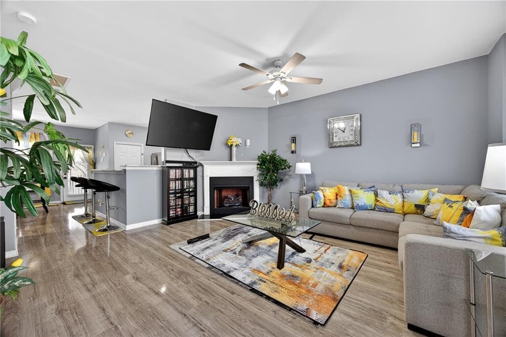 3 bedroom, 3 bathroom, 1,448 sq ft townhouse for sale at 7244 Rockhouse Road 7, Austell, GA 30168 — photo 2