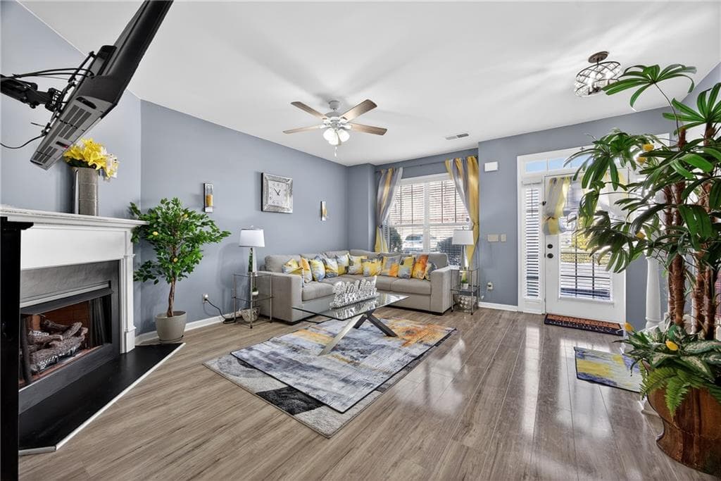 3 bedroom, 3 bathroom, 1,448 sq ft townhouse for sale at 7244 Rockhouse Road 7, Austell, GA 30168 — photo 3