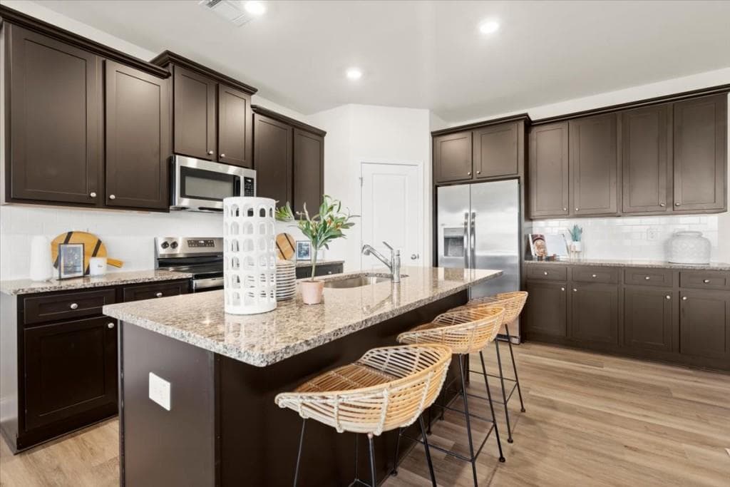 4 bedroom, 3 bathroom, 1,854 sq ft townhouse under contract at 825 Leraes Way, Loganville, GA 30052 — photo 5