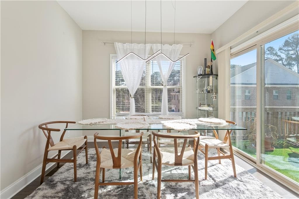 3 bedroom, 4 bathroom, 2,230 sq ft townhouse for sale at 1970 Devonwood Drive, Atlanta, GA 30329 — photo 4