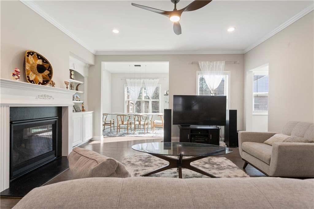 3 bedroom, 4 bathroom, 2,230 sq ft townhouse for sale at 1970 Devonwood Drive, Atlanta, GA 30329 — photo 6