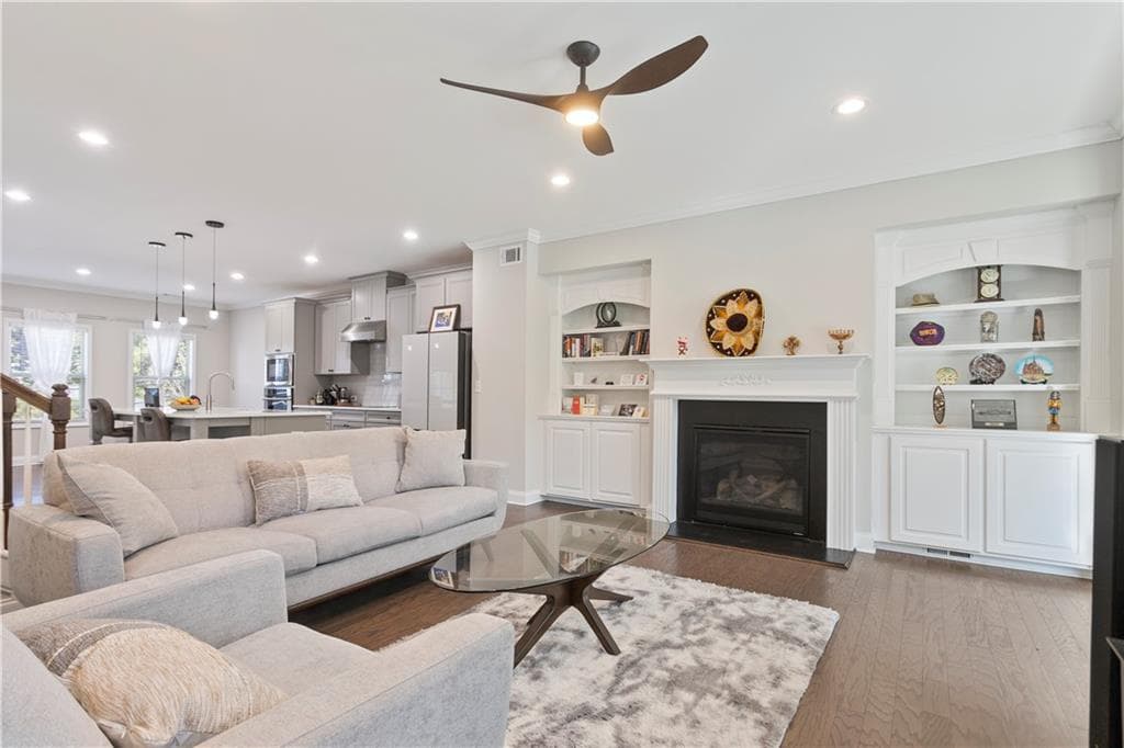 3 bedroom, 4 bathroom, 2,230 sq ft townhouse for sale at 1970 Devonwood Drive, Atlanta, GA 30329 — photo 7