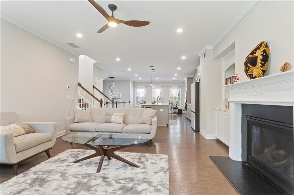 3 bedroom, 4 bathroom, 2,230 sq ft townhouse for sale at 1970 Devonwood Drive, Atlanta, GA 30329 — photo 8