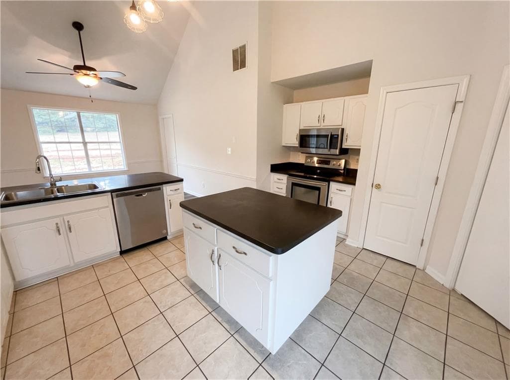 4 bedroom, 2 bathroom, 1,522 sq ft single family residence under contract at 169 Manley Drive, Hampton, GA 30228 — photo 2