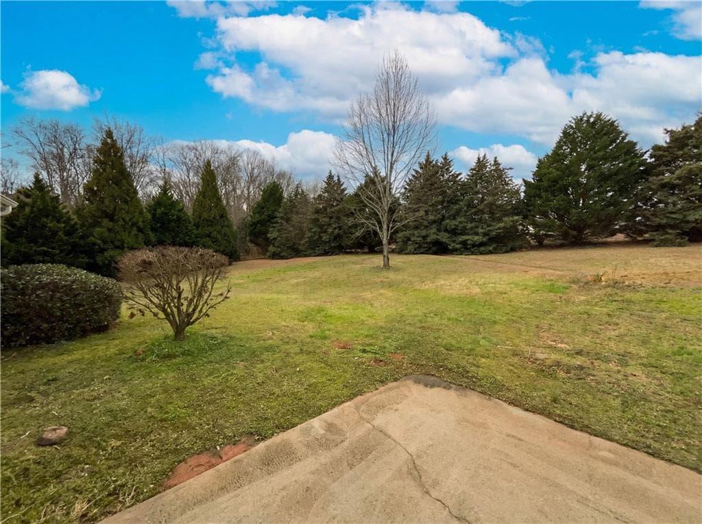 4 bedroom, 2 bathroom, 1,522 sq ft single family residence under contract at 169 Manley Drive, Hampton, GA 30228 — photo 7
