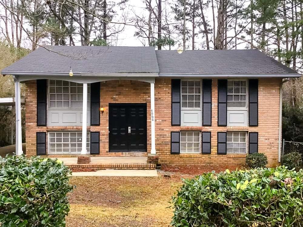 3 bedroom, 2 bathroom, 1,332 sq ft single family residence under contract at 4666 Edwina Lane, Atlanta, GA 30331