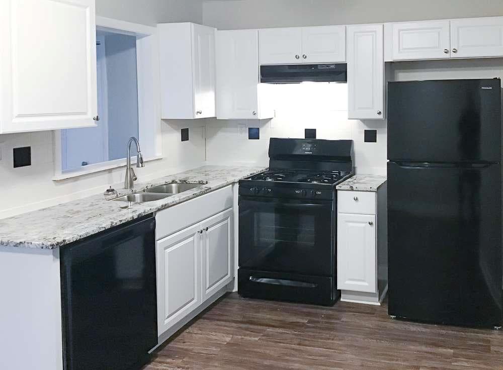 3 bedroom, 2 bathroom, 1,332 sq ft single family residence under contract at 4666 Edwina Lane, Atlanta, GA 30331 — photo 7