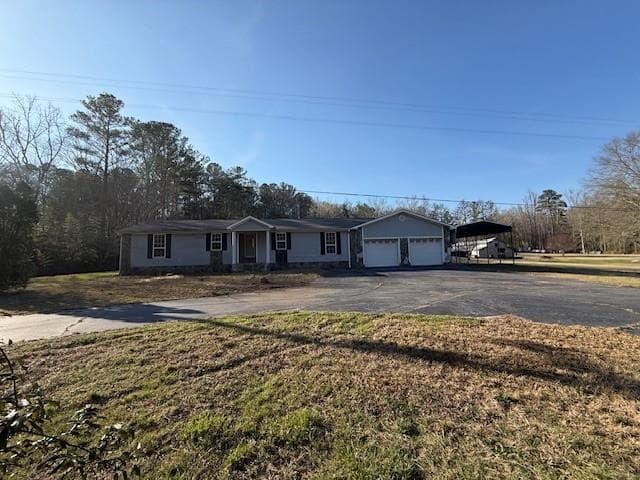 4 bedroom, 3 bathroom, 2,242 sq ft single family residence for sale at 394 Smith Road, Newnan, GA 30263 — photo 2