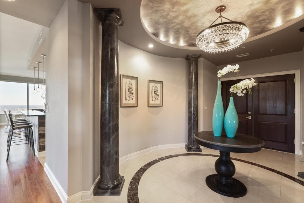 3 bedroom, 3 bathroom, 2,742 sq ft condominium for sale at 2828 Peachtree Road 2701, Atlanta, GA 30305 — photo 3