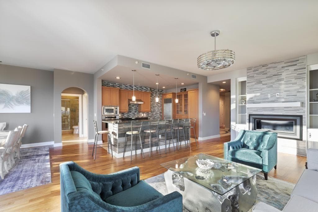 3 bedroom, 3 bathroom, 2,742 sq ft condominium for sale at 2828 Peachtree Road 2701, Atlanta, GA 30305 — photo 8