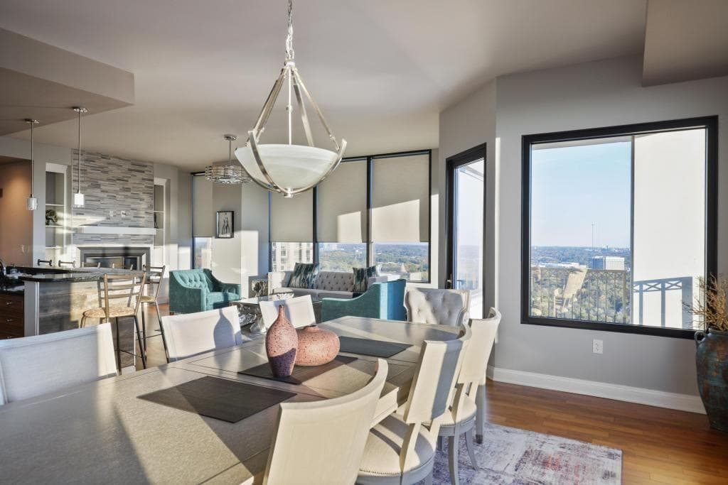 3 bedroom, 3 bathroom, 2,742 sq ft condominium for sale at 2828 Peachtree Road 2701, Atlanta, GA 30305 — photo 10