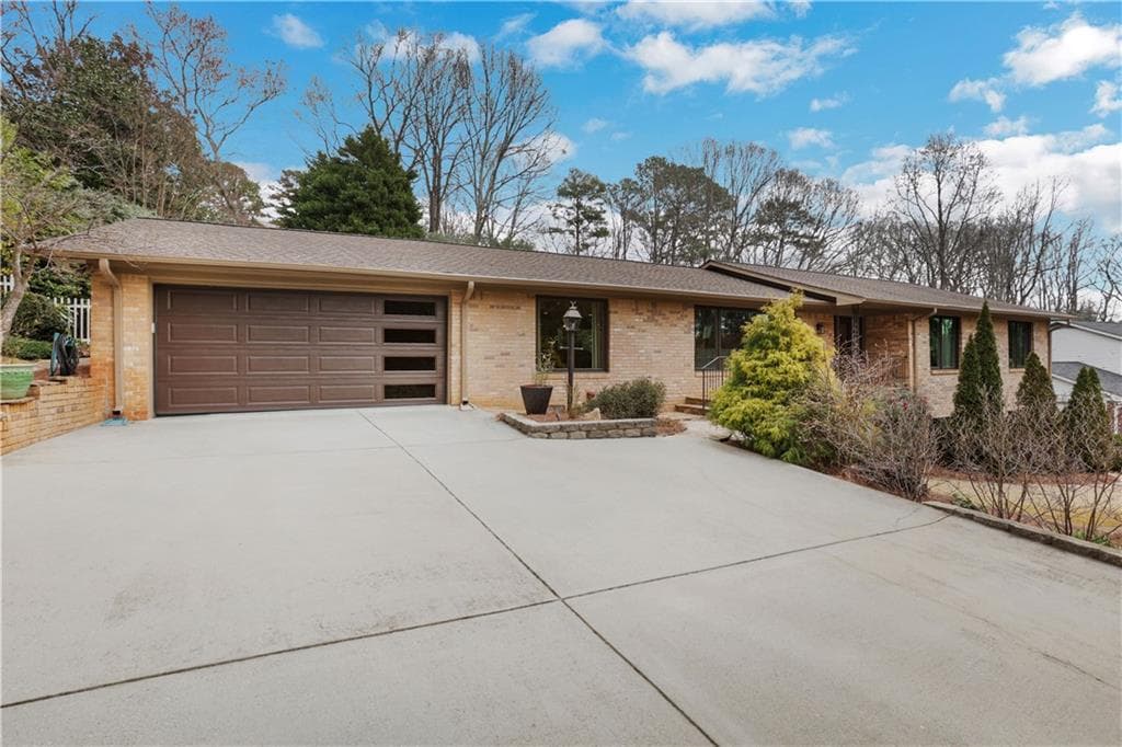 4 bedroom, 4 bathroom, 2,016 sq ft single family residence sold at 5077 Vernon Oaks Drive, Atlanta, GA 30338
