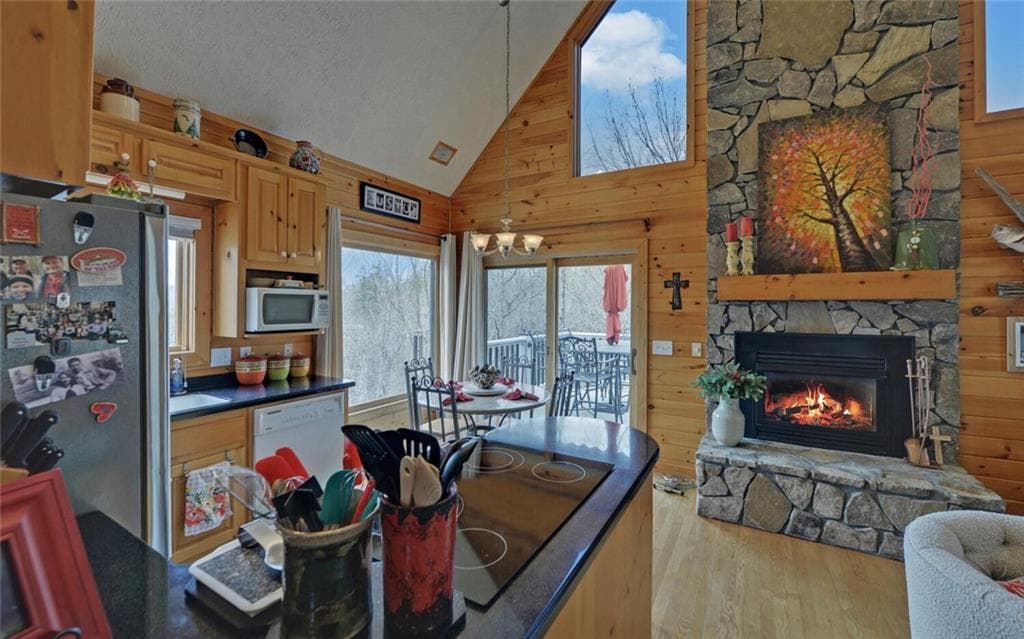 3 bedroom, 3 bathroom, 2,184 sq ft single family residence under contract at 397 Early Drive, Dahlonega, GA 30533 — photo 8