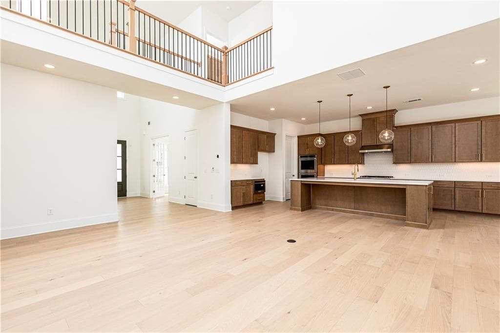 5 bedroom, 6 bathroom, 3,297 sq ft single family residence under contract at 6810 Wallace Creek Court, Cumming, GA 30028 — photo 10