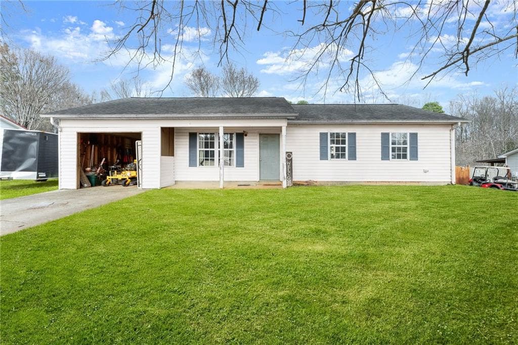3 bedroom, 2 bathroom, 1,058 sq ft single family residence sold at 5933 Fieldstone Court, Clermont, GA 30527