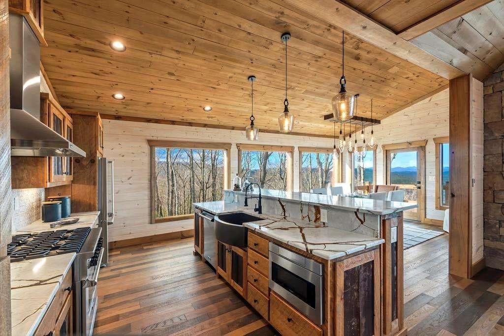 4 bedroom, 5 bathroom, 4,200 sq ft single family residence for sale at 470 Skylight Drive, Blue Ridge, GA 30513 — photo 5
