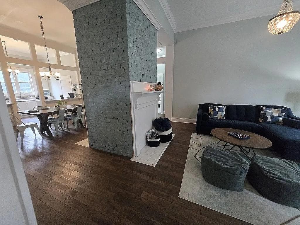 3 bedroom, 2 bathroom, 1,755 sq ft single family residence for sale at 151 S Jackson Street, Hartwell, GA 30643 — photo 3