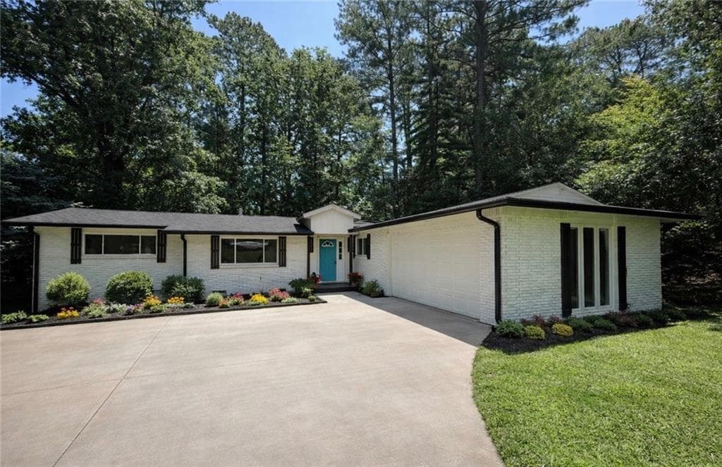 421 Safari Circle, Stone Mountain, GA 30083 — most recent listing photo