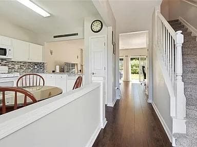 2 bedroom, 3 bathroom, 1,410 sq ft townhouse for sale at 1849 Stancrest Trace, Kennesaw, GA 30152 — photo 2