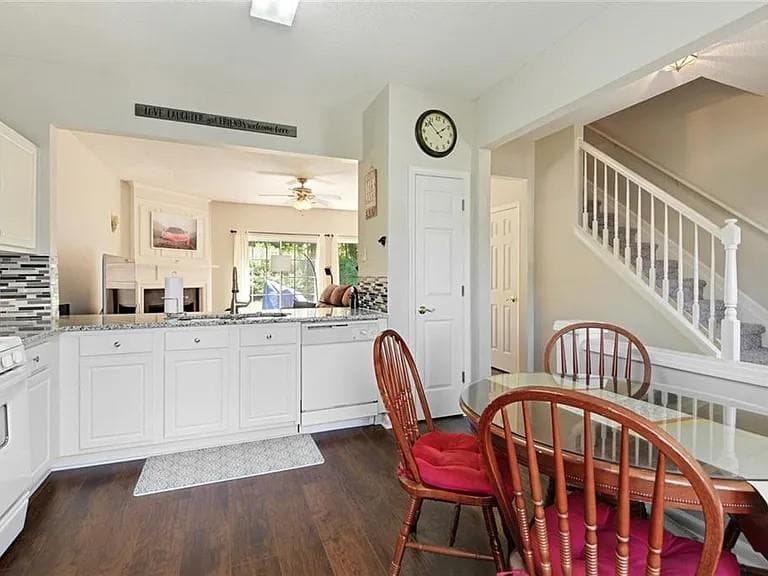 2 bedroom, 3 bathroom, 1,410 sq ft townhouse for sale at 1849 Stancrest Trace, Kennesaw, GA 30152 — photo 10